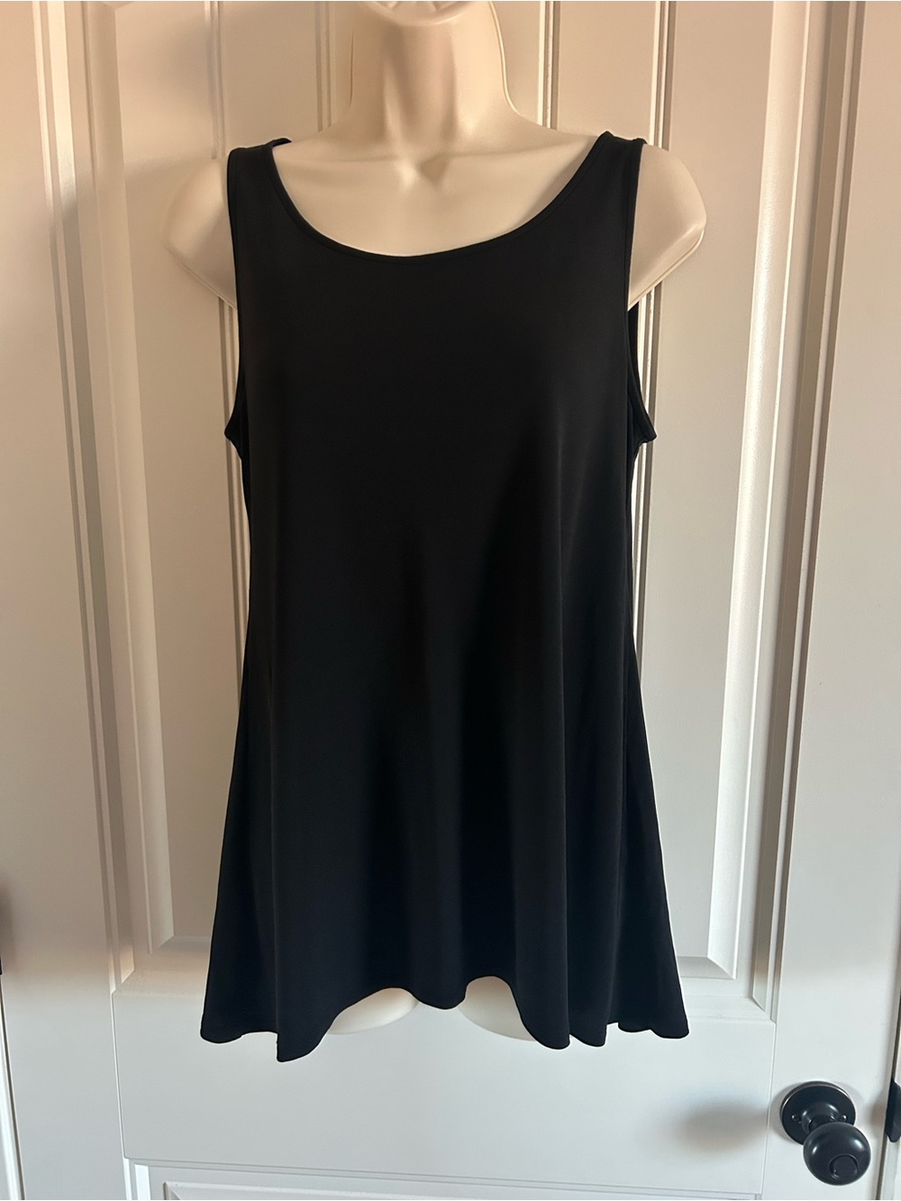 NEW Eileen Fisher Black 100% Silk Sleeveless Swing Camisole Sz S